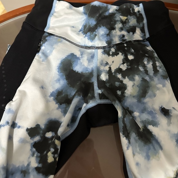 Lululemon fast and free Women’s washed blue green white black Capri Leggings - Picture 4 of 4